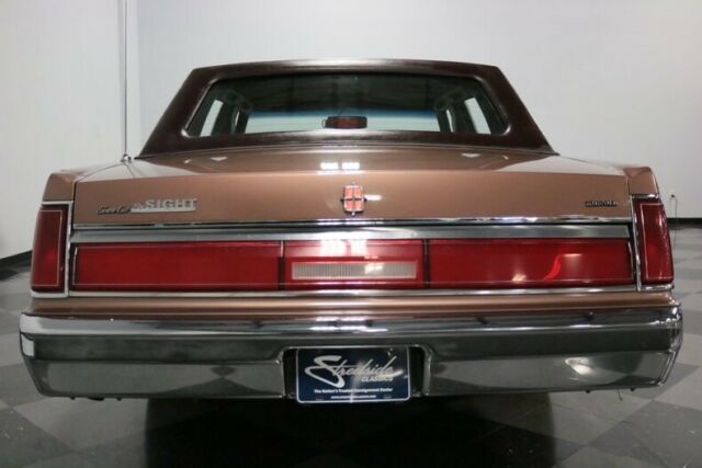 1985 Lincoln Town Car Signature Series - photo 12