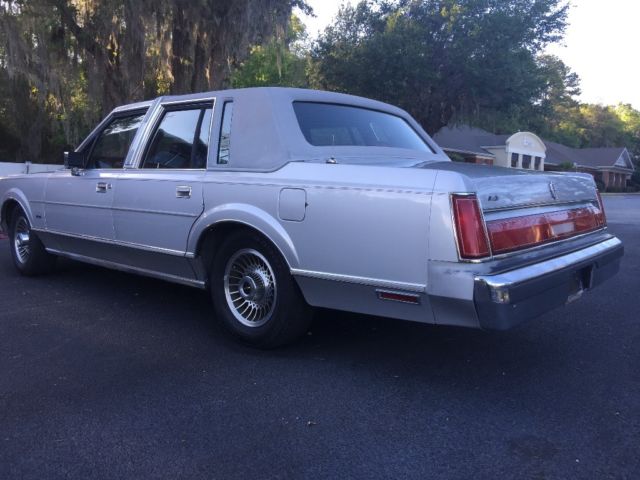1987 Lincoln Town Car - photo 3