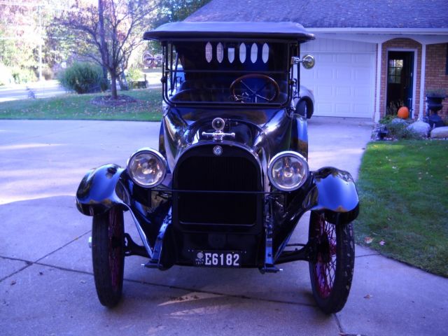 1917 Dodge Touring Car - photo 2