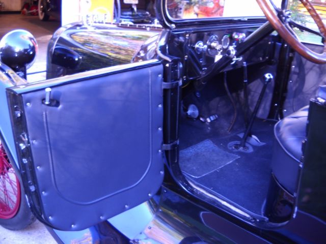 1917 Dodge Touring Car - photo 5