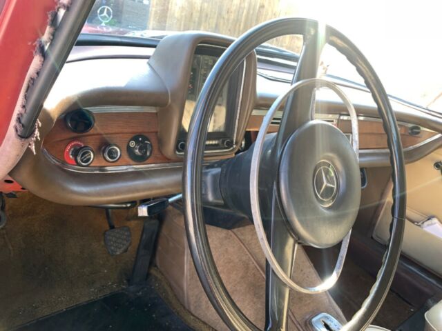 1968 Mercedes-Benz 200-Series - photo 13