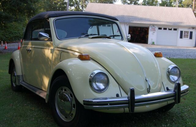 VINTAGE 1970 VOLKSWAGEN CONVERTIBLE CLASSIC WELL PRESERVED 1970 Volkswagen Beetle - Classic LOTS OF CHROME