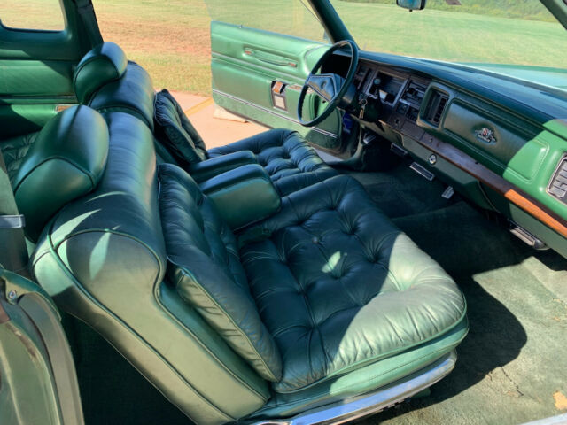 1977 Chrysler New Yorker - photo 4