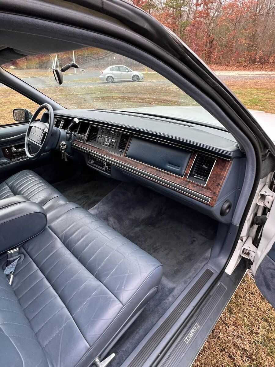 1990 Lincoln Town Car - photo 13