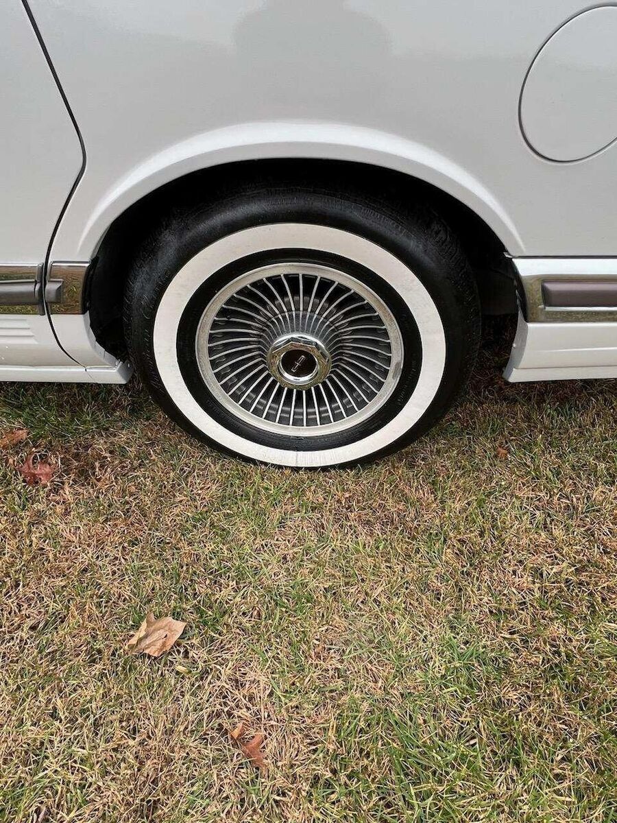 1990 Lincoln Town Car - photo 5