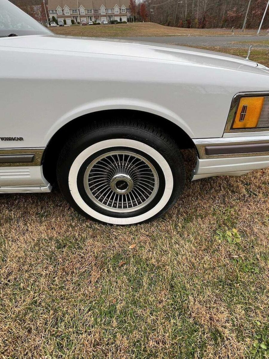 1990 Lincoln Town Car - photo 6