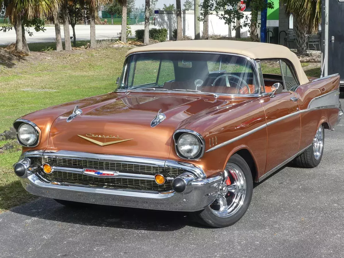 Vintage Air A/C, PS, Wilwood 4-wheel power disc brakes, leather, power top, PW! 1957 Chevrolet Bel Air Convertible Restomod