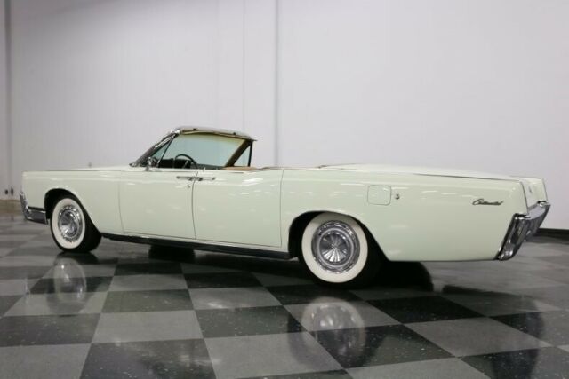 1967 Lincoln Continental Convertible - photo 9