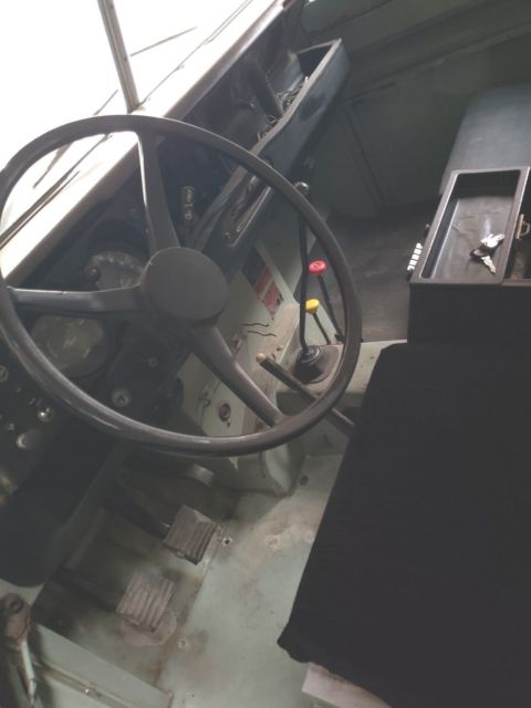 1977 Land Rover Defender 88 - photo 2