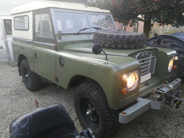 Vintage Land Rover 88 UNMOLESTED. Left Hand drive 25K AUTHENTIC KM 1975 Land Rover Defender 88