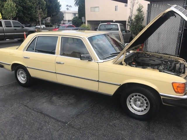 1979 Mercedes-Benz 400-Series - photo 2