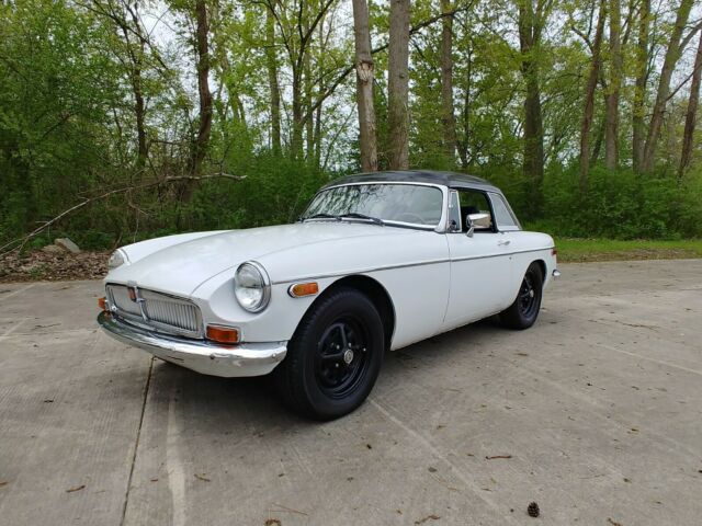 1973 MG MGB Convertible - photo 2