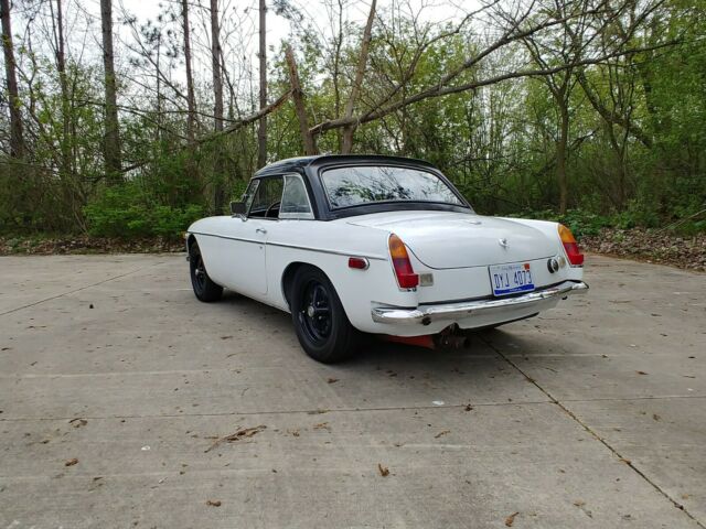 1973 MG MGB Convertible - photo 3