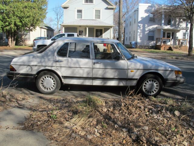 1987 Saab 900 - photo 3