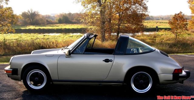 1984 Porsche 911 Carrera Targa 3.2