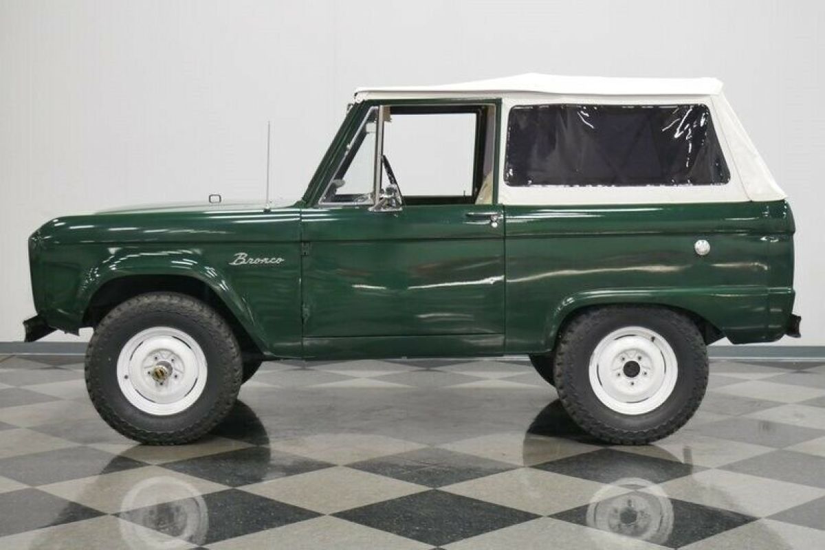 1967 Ford Bronco 4X4 - photo 3
