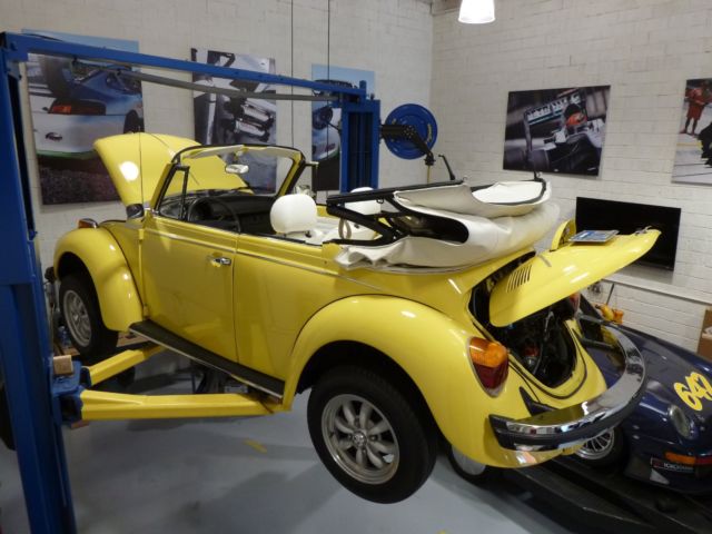 Volkswagen Classic Beetle 1979 Cabriolet Vintage VW Bug Super Beetle 1979 Volkswagen Beetle - Classic Karmann