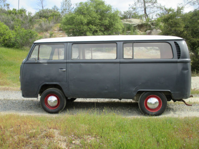 VOLKSWAGEN VW 1969 KOMBI BAY WINDOW LOW LIGHT BUS EUROPEAN IMPORT VERSION 1969 Volkswagen Bus/Vanagon TYPE 23