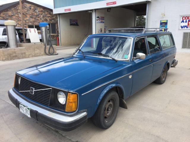 VOLVO 1976 245 NO RESERVE 1976 Volvo 240 DL