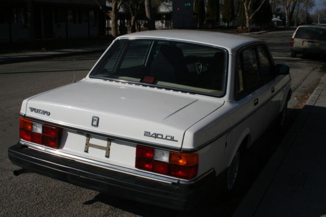 1986 Volvo 240 - photo 3