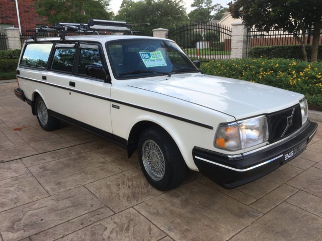 Volvo 1993 240 Station Wagon * Above Average * 1993 Volvo 240