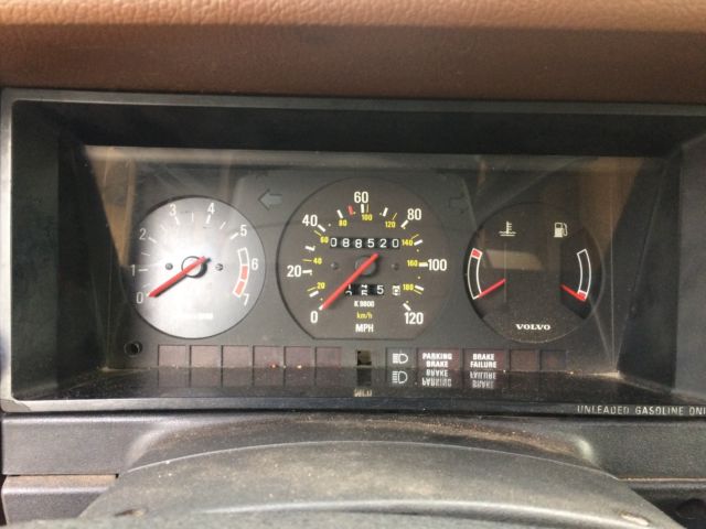 1986 Volvo 240 4 door sedan - photo 4