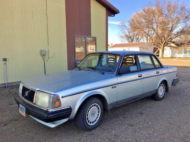 1987 Volvo 240 DL - photo 4