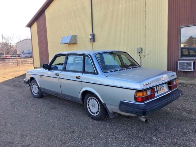 1987 Volvo 240 DL - photo 7