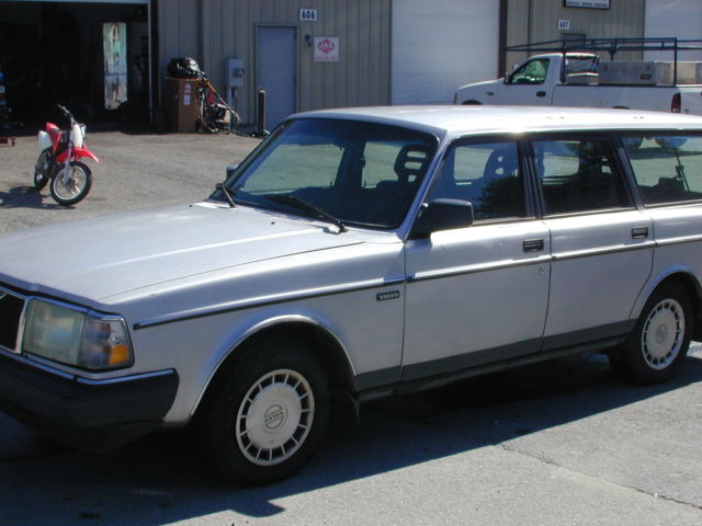 Volvo 240 245 5 speed manual wagon M47 Maryland Nice interior 1990 1990 Volvo 245 240