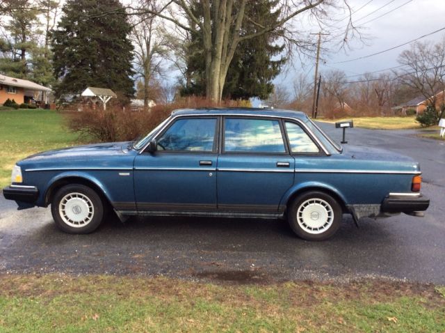Volvo 240 DL "One Owner" No Rust 1990 Volvo 240