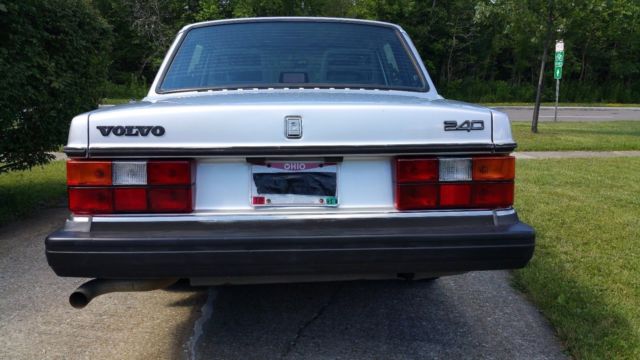 1992 Volvo 240 - photo 9