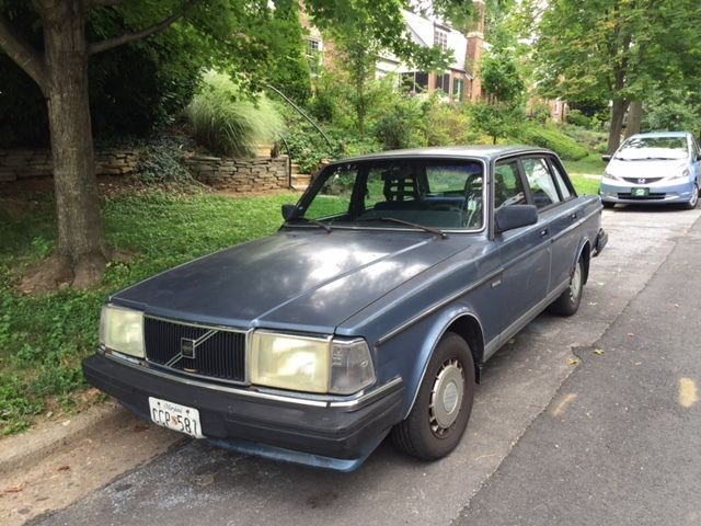 1986 Volvo 240 DL - four door sedan - photo 2