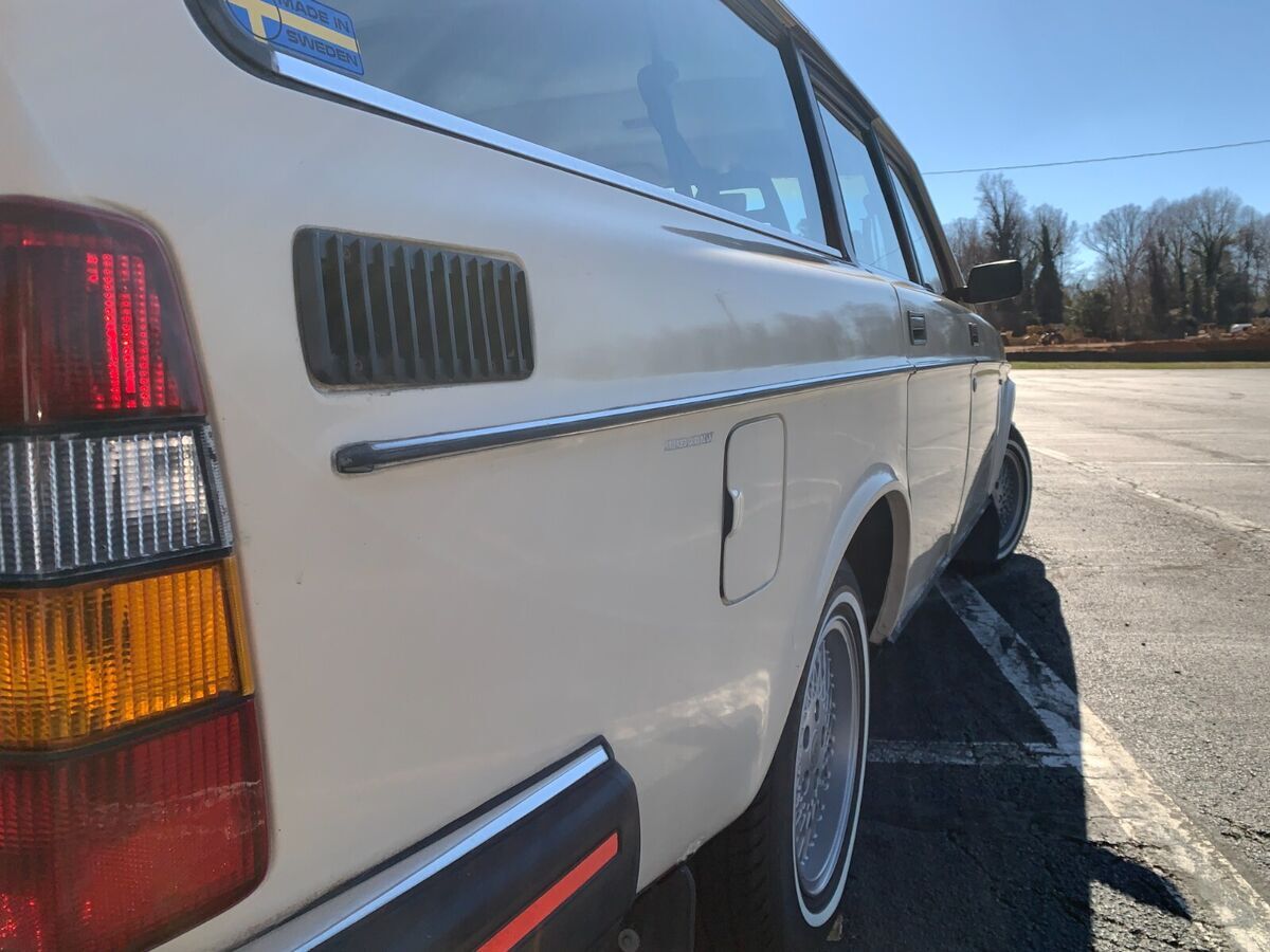 1983 Volvo 240 - photo 2