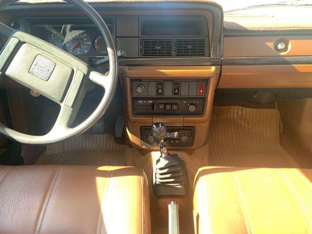 1983 Volvo 240 - photo 8
