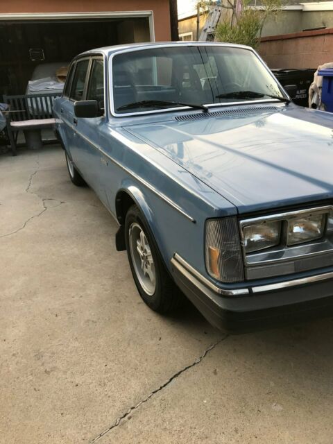 VOLVO 244DL 1983 Volvo Other BLUE