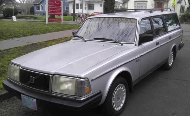 Volvo 245 in Silver - Daily Driver with Lots of Work Done and Bonus Items 1986 Volvo 245 DL