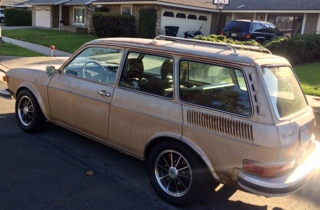 VW 412 * Squareback * Vintage Volkswagon * Variant 1974 Volkswagen 412