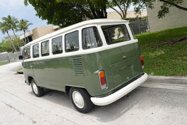 1981 Volkswagen Bus/Vanagon 14 Window RARE! SEE FULL VIDEO!! - photo 2