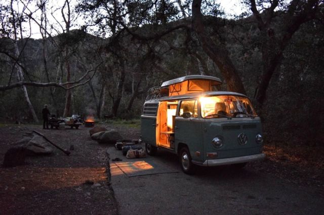 VW Bus 1970 Turquoise Westfalia Pop-Top 1970 Volkswagen Bus/Vanagon