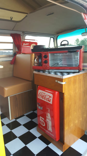 VW BUS 1972 retro CAMPER 1972 Volkswagen Bus/Vanagon CAMPER