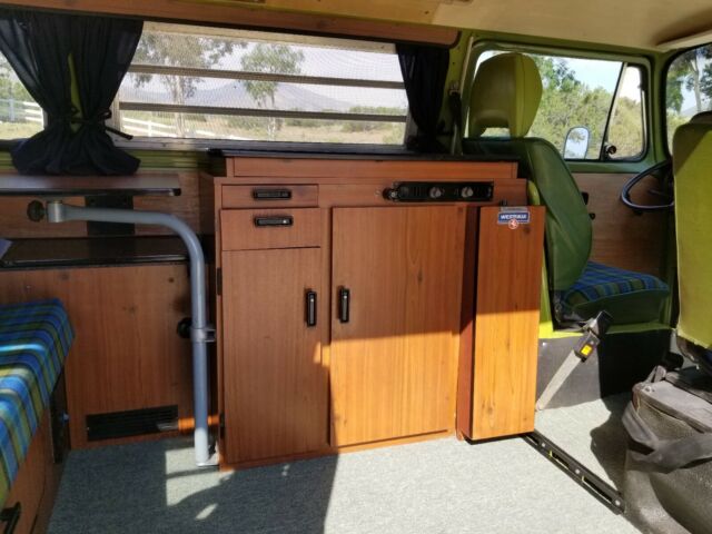 1977 Volkswagen Bus/Vanagon CAMPER - photo 10