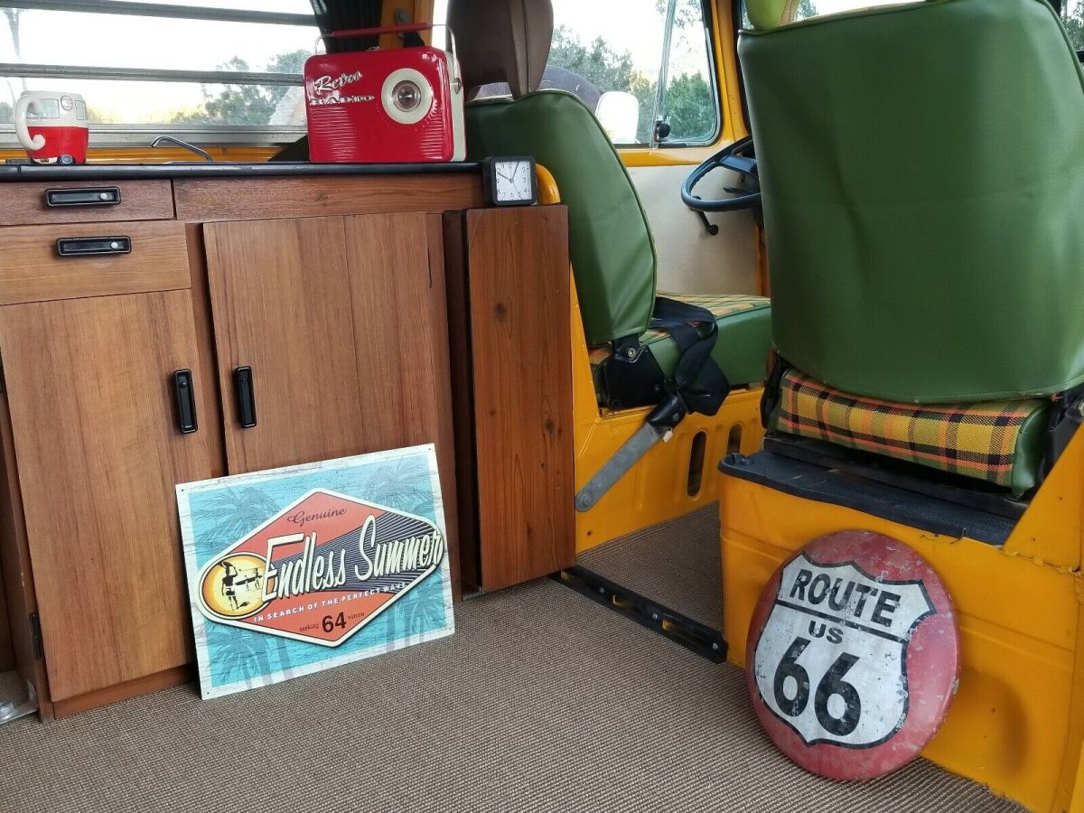 1977 Volkswagen Bus/Vanagon CAMPER - photo 10