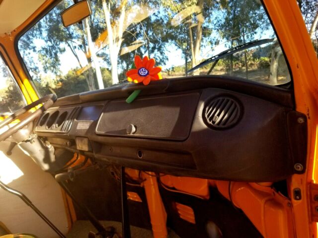 1975 Volkswagen Bus/Vanagon CAMPER - photo 13