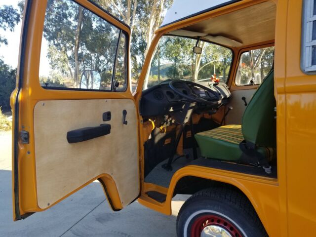 1975 Volkswagen Bus/Vanagon CAMPER - photo 8