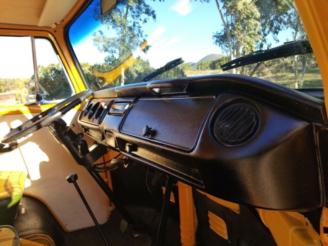 1977 Volkswagen Bus/Vanagon CAMPER - photo 11