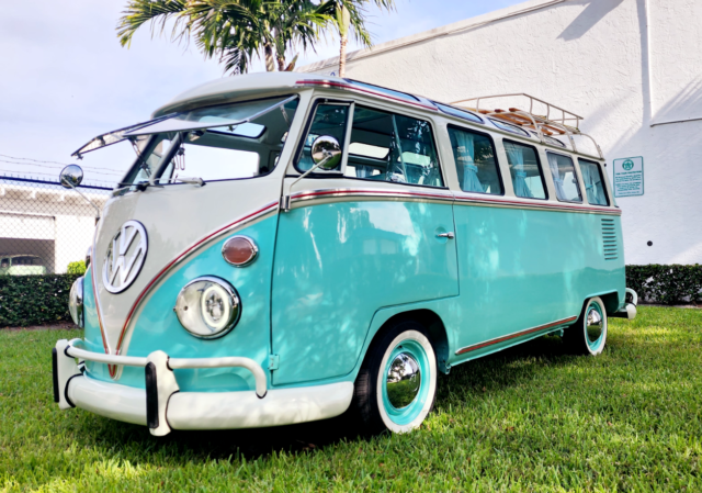 VW Bus Split 23 Window Deluxe Samba Recreation 1972 Volkswagen Bus/Vanagon Minivan