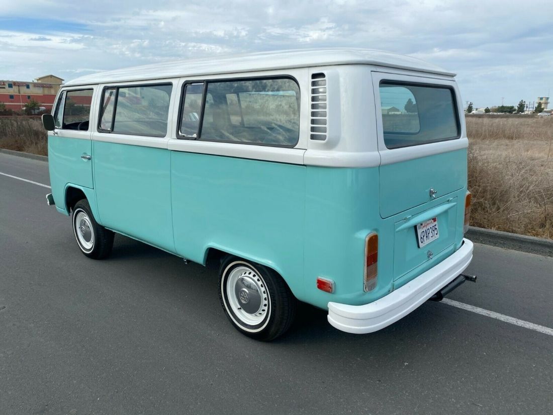 1974 Volkswagen Bus/Vanagon CAMPER - photo 2