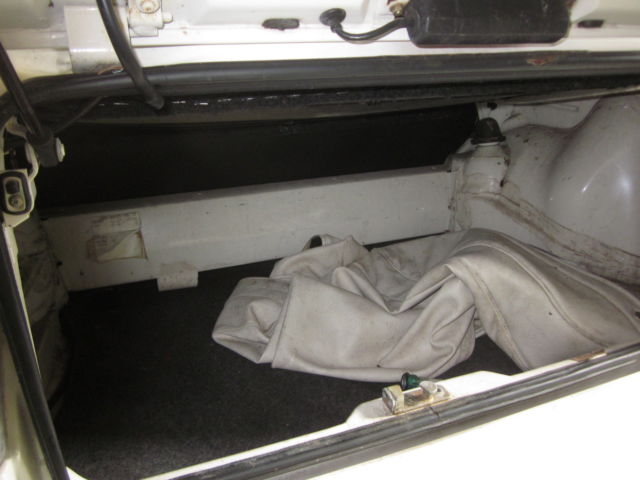 1989 Volkswagen Cabrio - photo 3