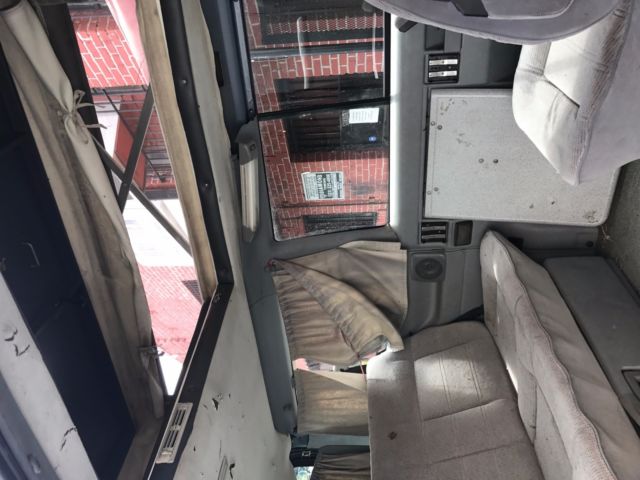 1993 Volkswagen EuroVan some dings - photo 6