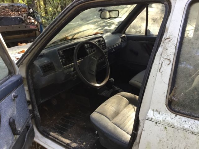 1985 Volkswagen Golf 2 and 4 door cars - photo 7